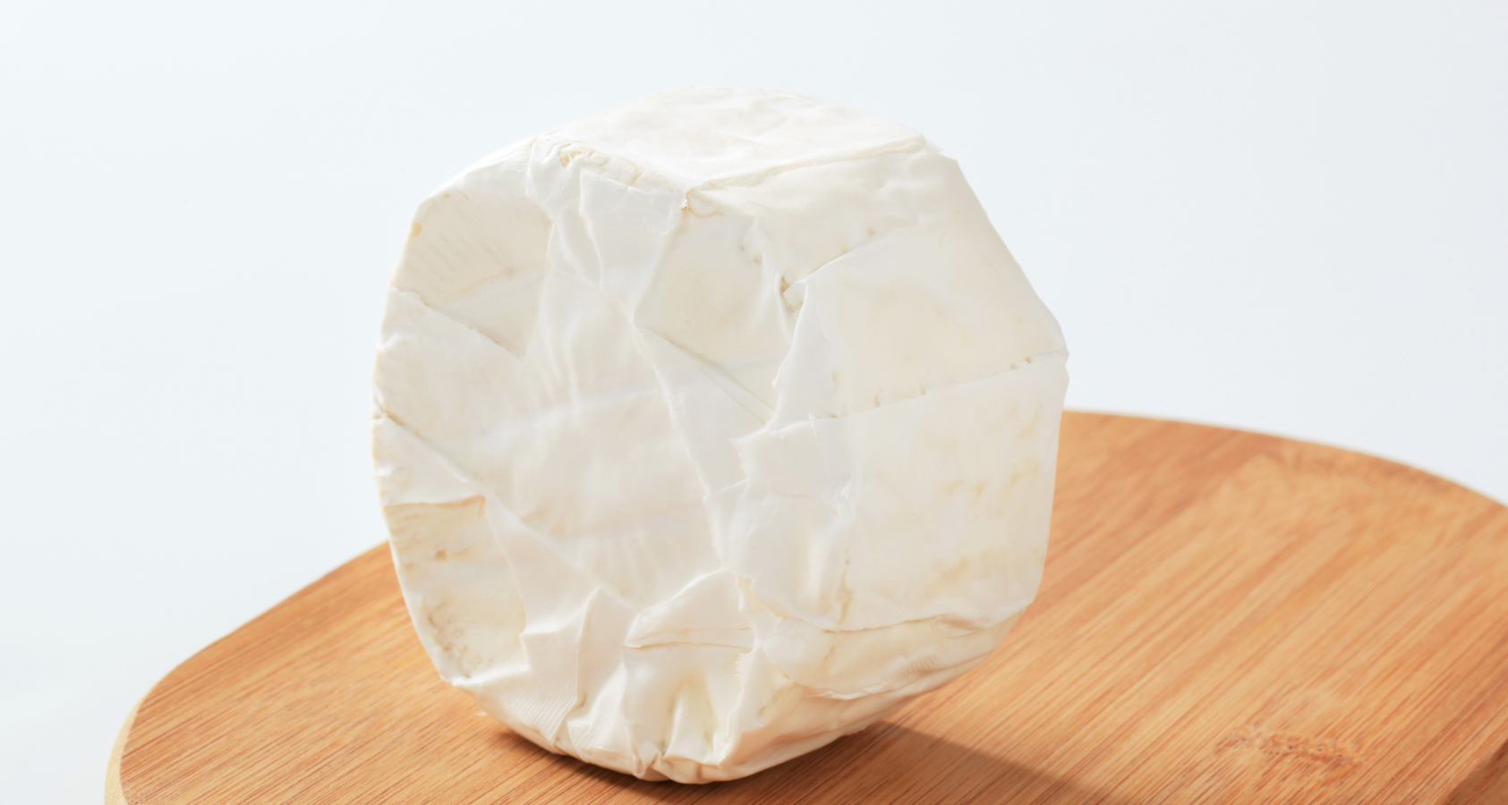 Can Dogs Eat Brie Rind? This You Need to Know!