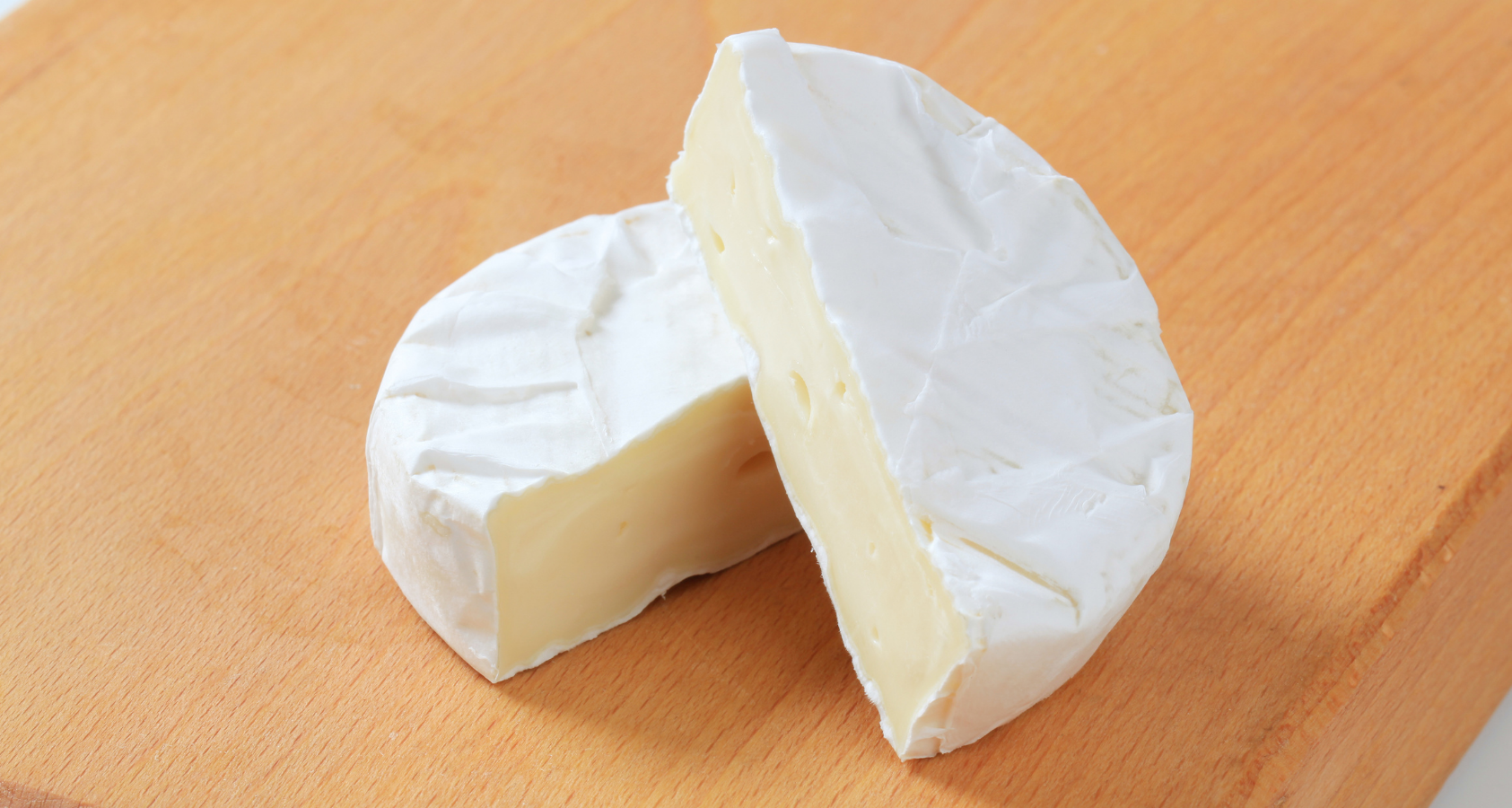 Can Dogs Eat Brie Rind? This You Need to Know!